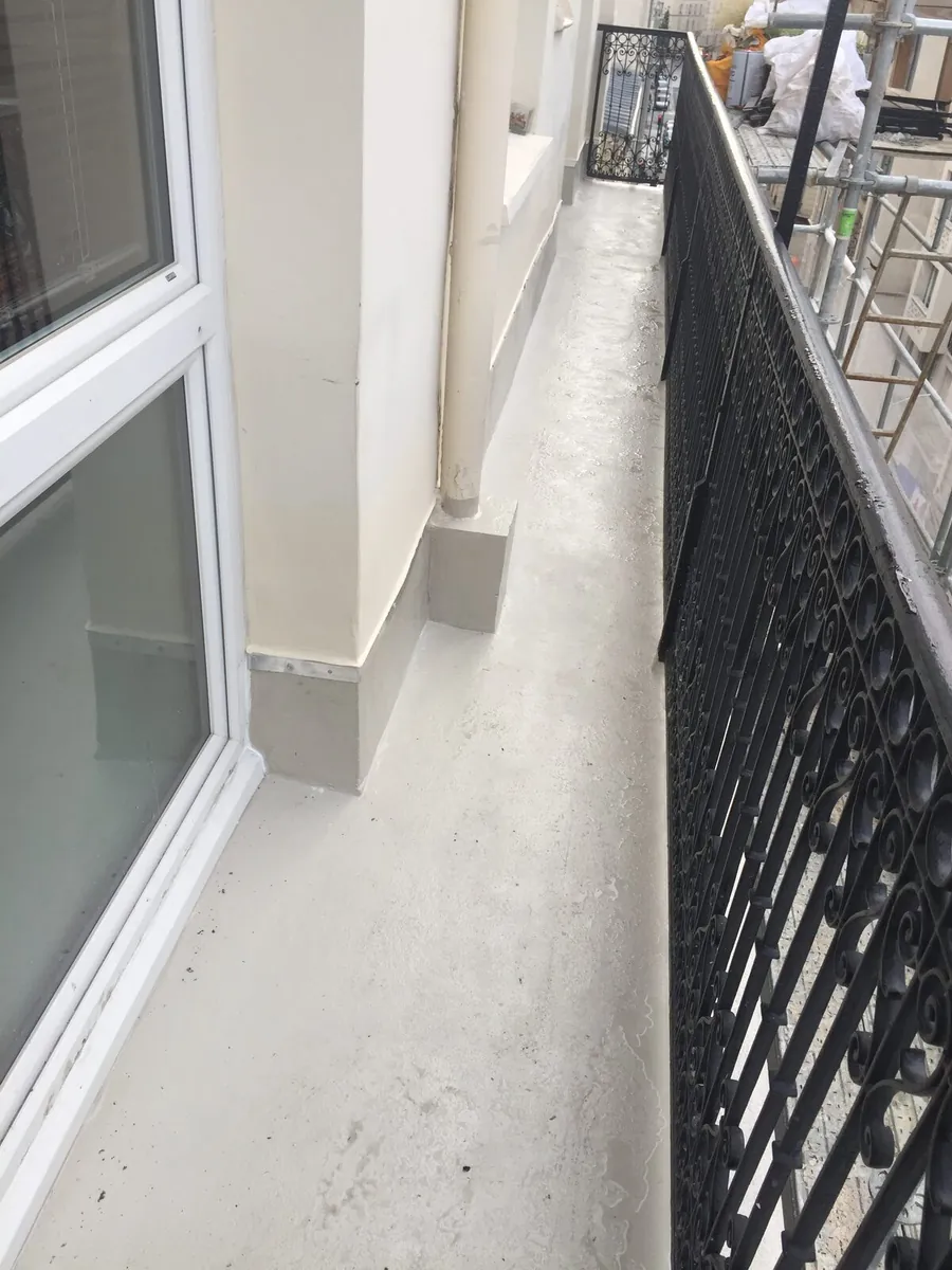 Étanchéité de balcon à la résine